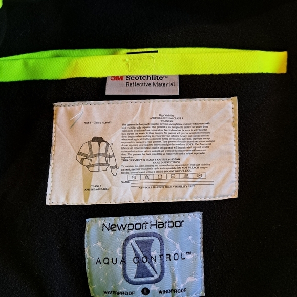 High-Visibility Reflective Jacket - Picture 6 of 12